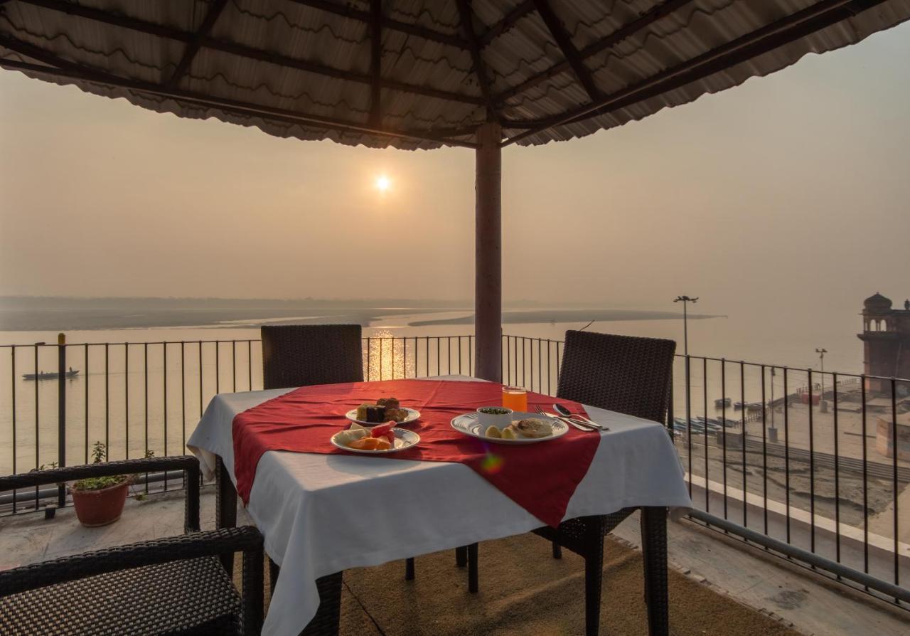 Отель Amritara Suryauday Haveli Варанаси Экстерьер фото