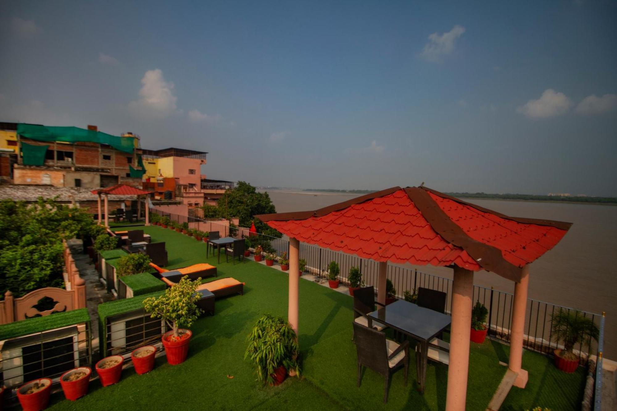 Отель Amritara Suryauday Haveli Варанаси Экстерьер фото