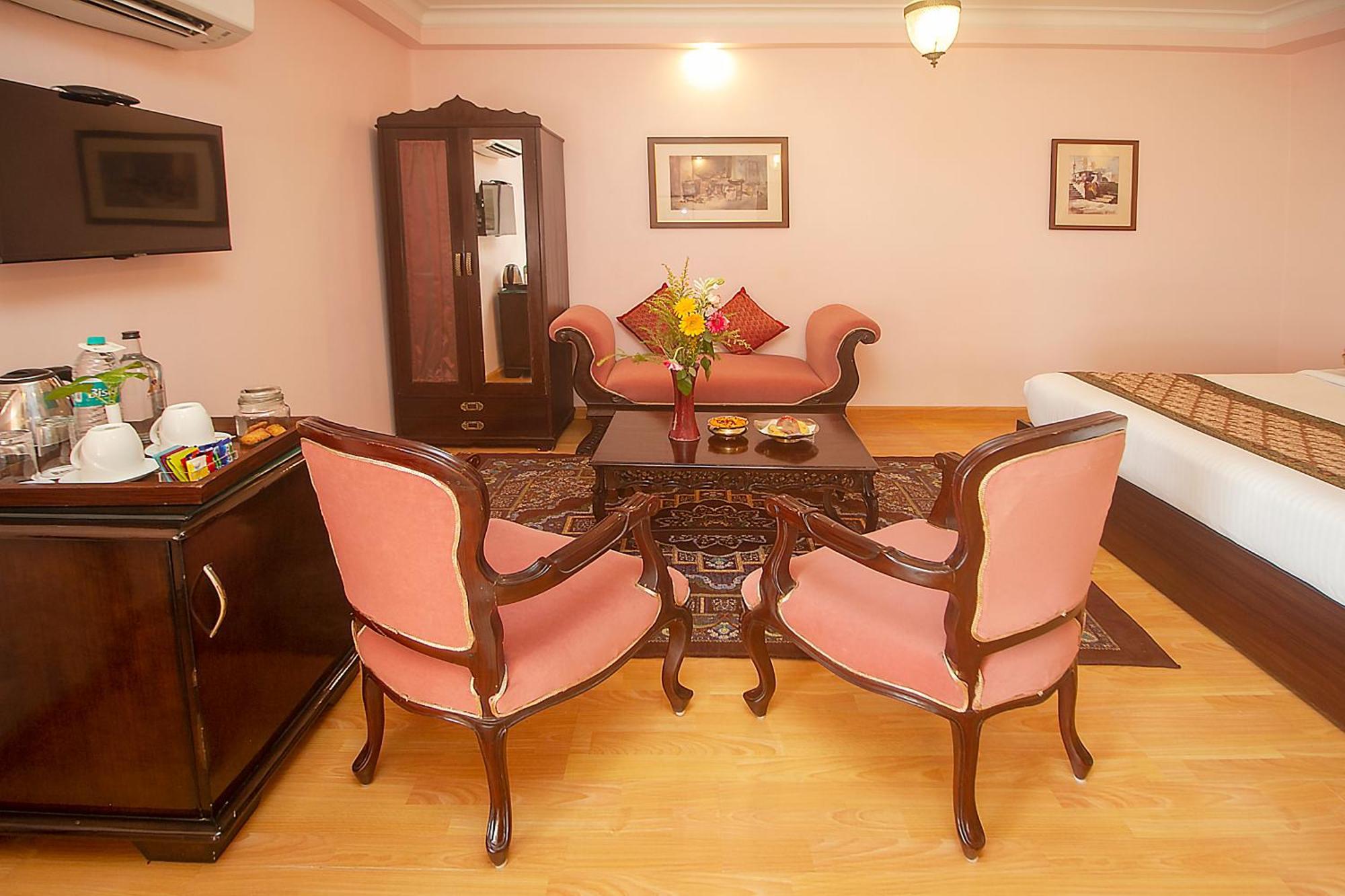 Отель Amritara Suryauday Haveli Варанаси Экстерьер фото