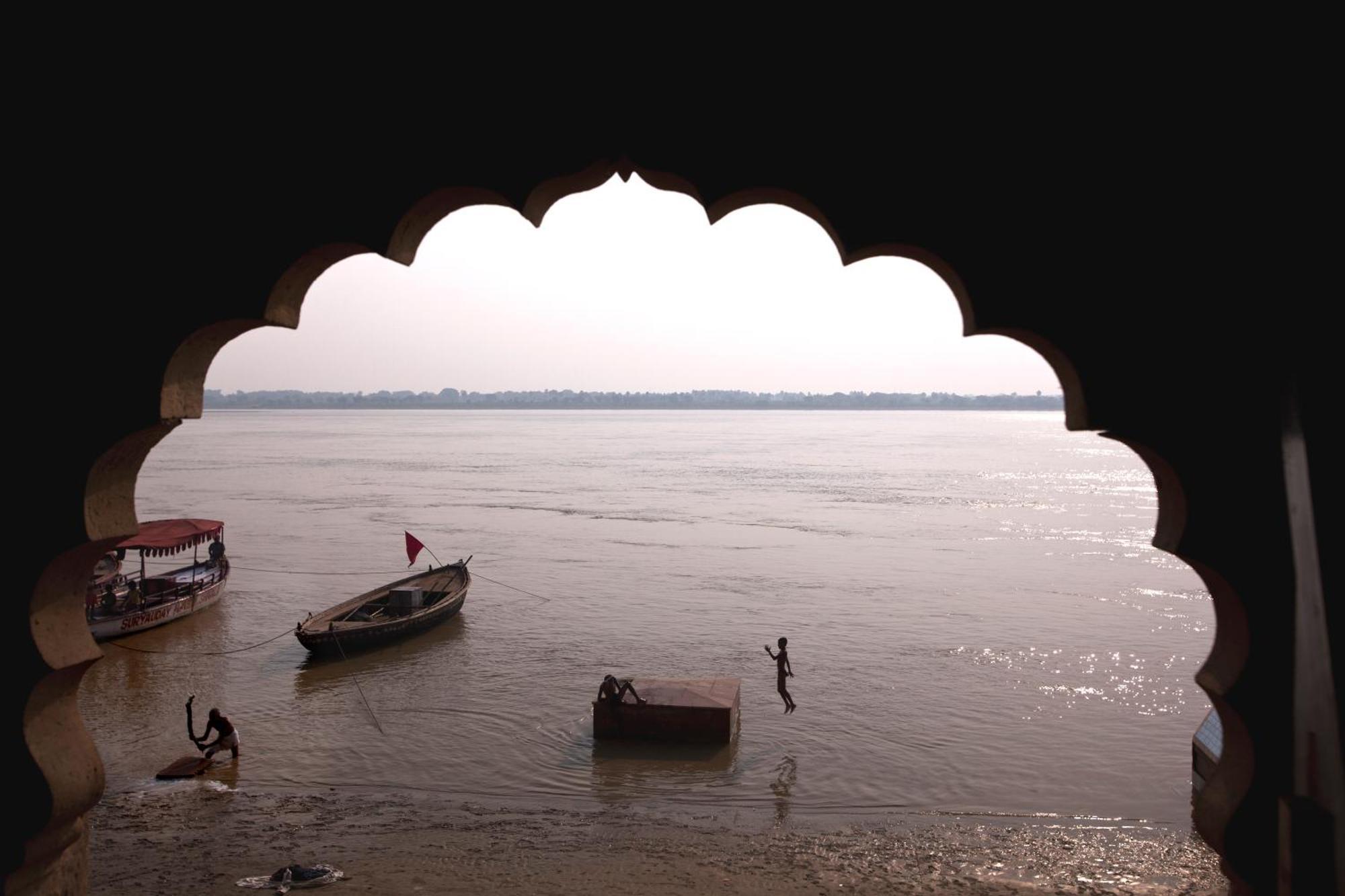 Отель Amritara Suryauday Haveli Варанаси Экстерьер фото